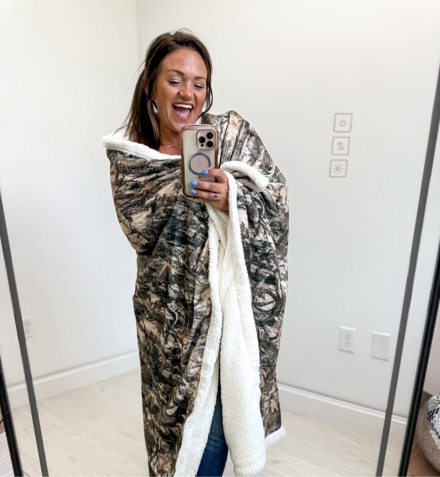 IN STOCK - Camo Fur Lined Blankets